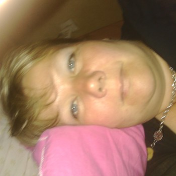 Niva - Plan Q à Soignies Profil de Niva, 24 ans, Plan Q à Soignies (Hainaut)